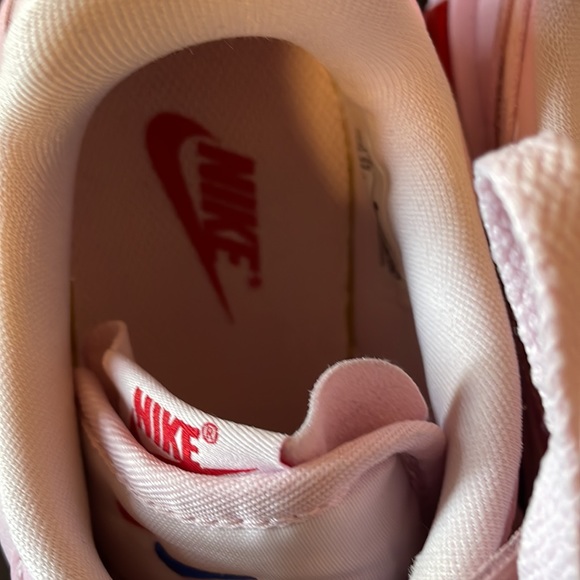 Nike shoes size 5.5 low Fontana foam pink, certificate of authenticity available - Picture 2 of 5